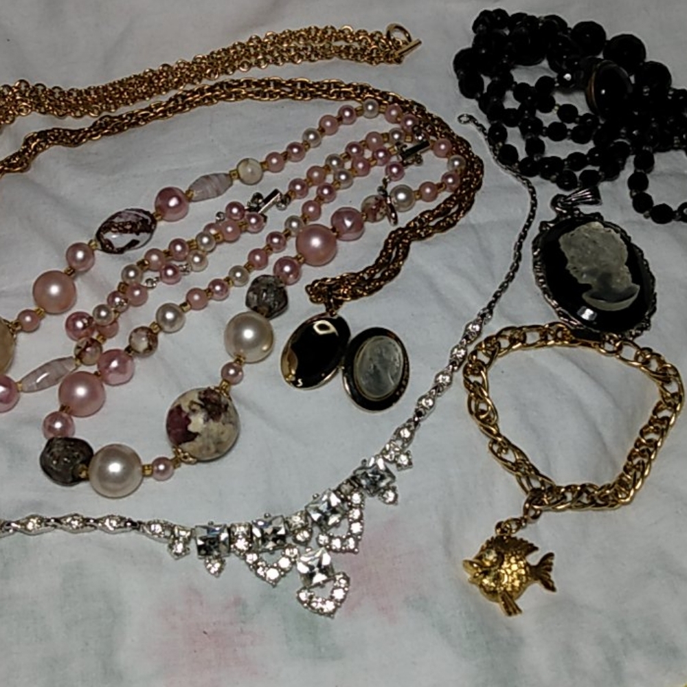 Vintage Costume Jewelry Lot Necklaces Glass Cameo